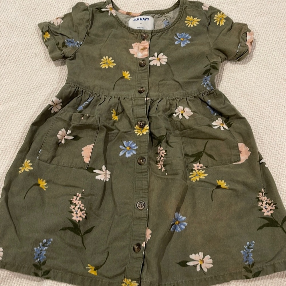 Old Navy Toddler Girl Button Up Dress. 4T.